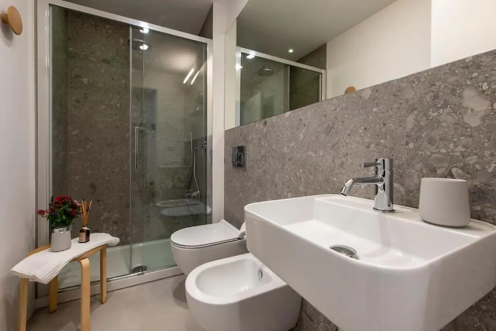 Design Studio A Porta Venezia - Le Case Di Daniela Mediolan Apartament