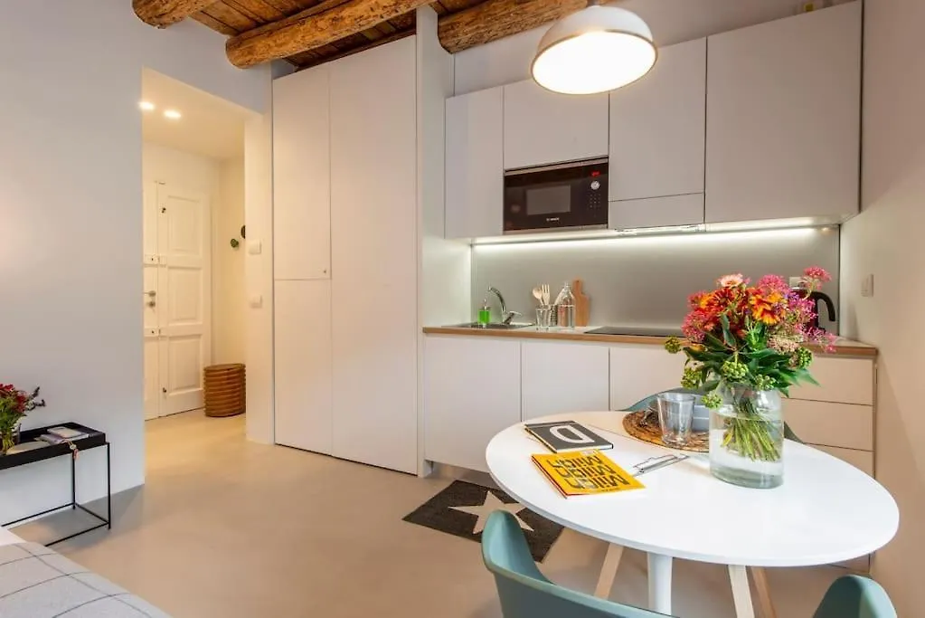 Design Studio A Porta Venezia - Le Case Di Daniela Mediolan